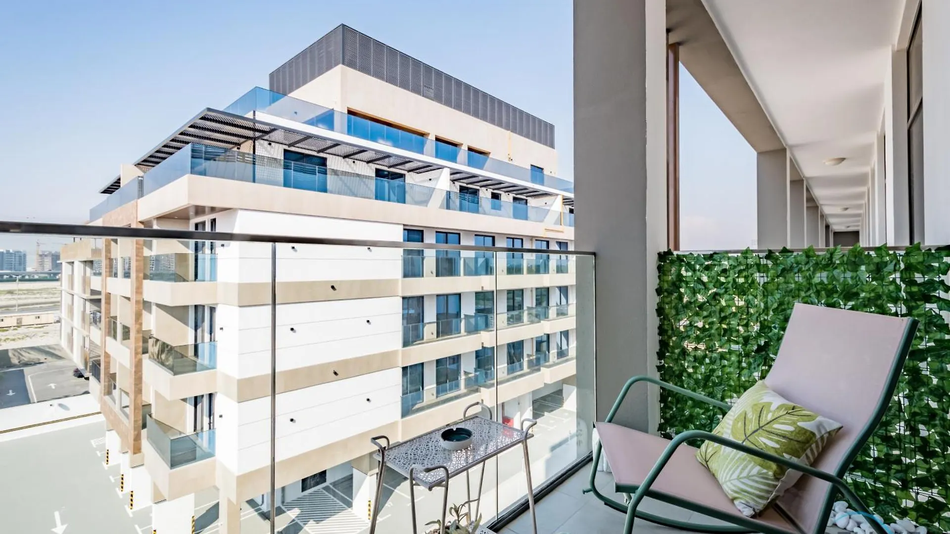 Charming 1Br Apartment In Azizi Gardens Nad Al Sheba By Deluxe Holiday Homes دبي