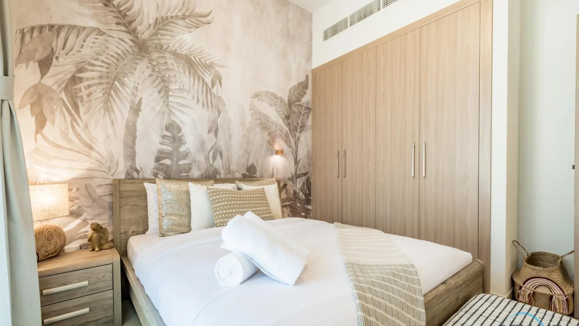 Charming 1Br Apartment In Azizi Gardens Nad Al Sheba By Deluxe Holiday Homes دبي